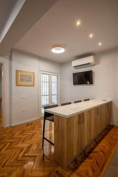 Karolou Ntil- Ground Floor Suite Thessalonique Extérieur photo