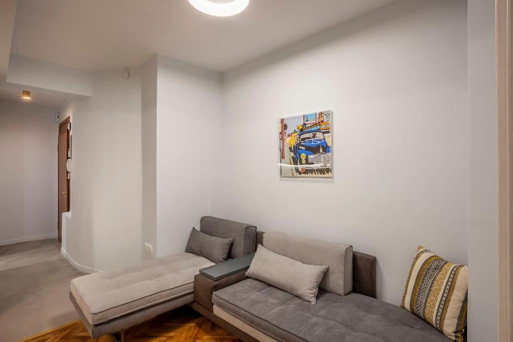 Karolou Ntil- Ground Floor Suite Thessalonique Extérieur photo